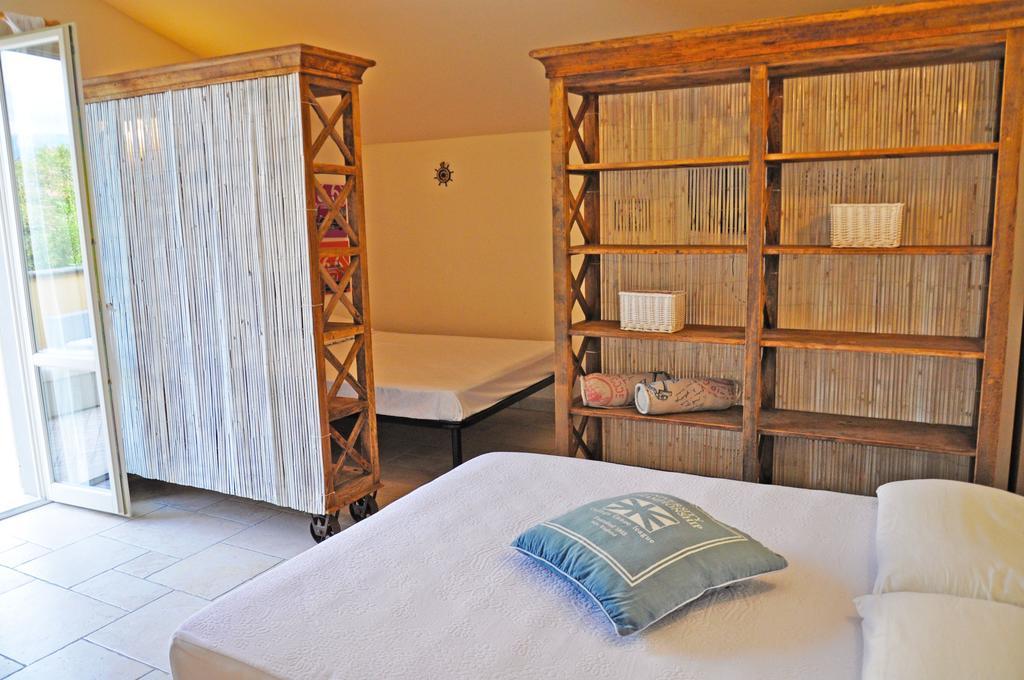 Holiday Apartments Fiumetto Марина-ді-П'єтразанта Екстер'єр фото