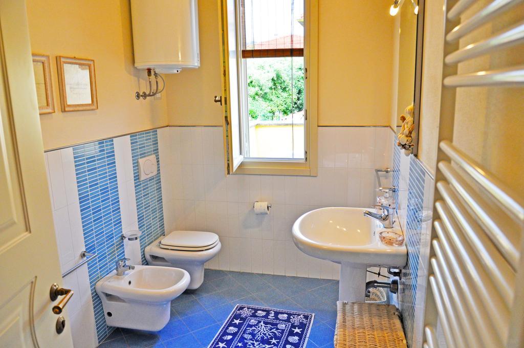 Holiday Apartments Fiumetto Марина-ді-П'єтразанта Екстер'єр фото