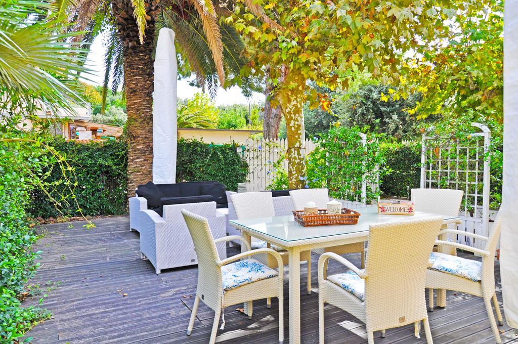 Holiday Apartments Fiumetto Марина-ді-П'єтразанта Екстер'єр фото