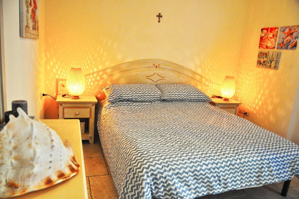 Holiday Apartments Fiumetto Марина-ді-П'єтразанта Екстер'єр фото