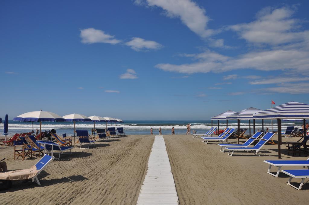 Holiday Apartments Fiumetto Марина-ді-П'єтразанта Екстер'єр фото
